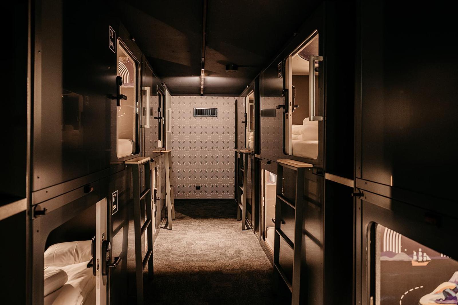 Capsule Hotel - Lucerne Old Town Exterior foto